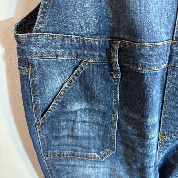 GAP Sz XL Mid Wash Denim Overalls Patch Pockets Tapered Leg Adjustable Straps - Picture 7 of 12
